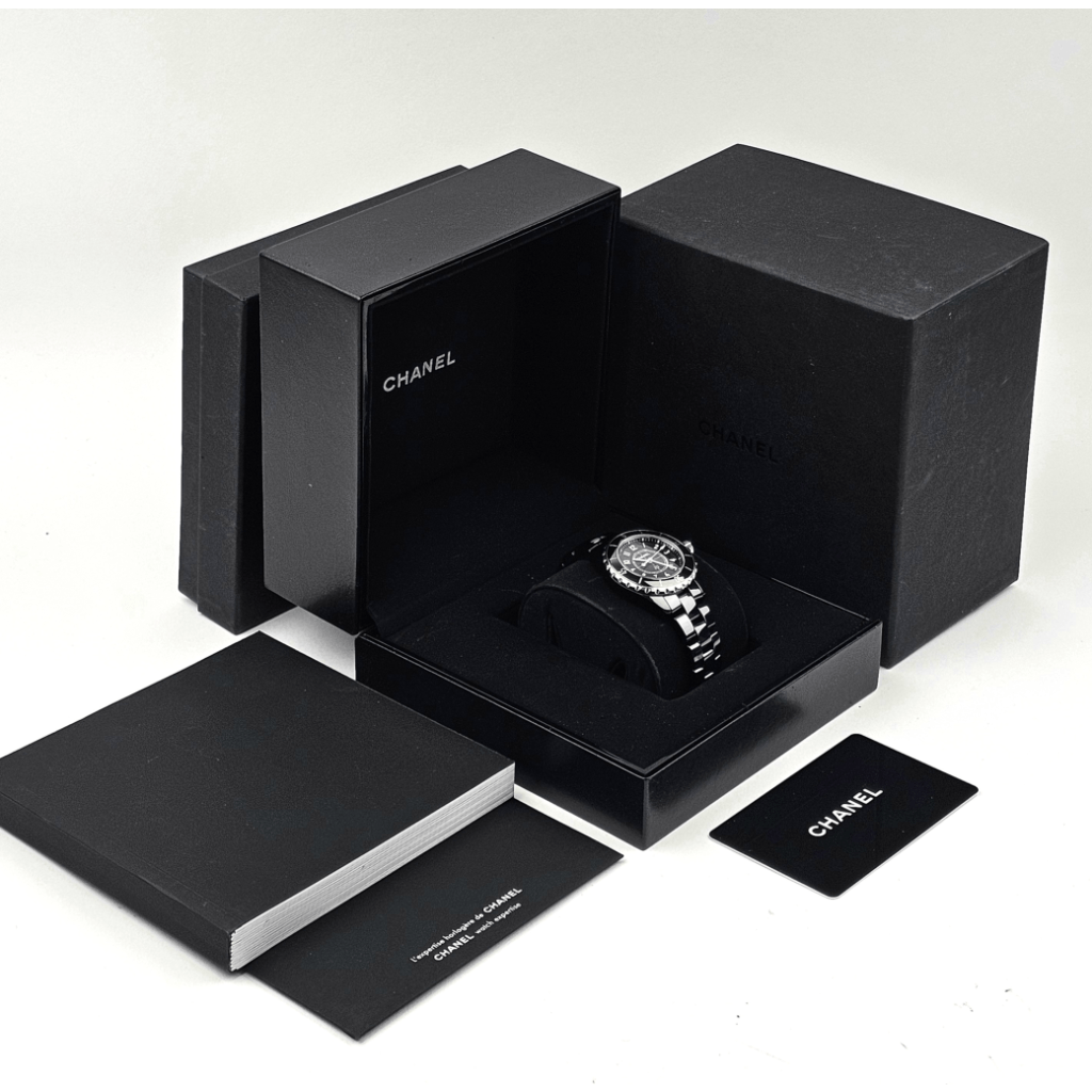 CHANEL J12 Black Classic 33mm - H0682OCC - #2 CHANEL J12 Black Classic 33mm - H0682OCC - #2