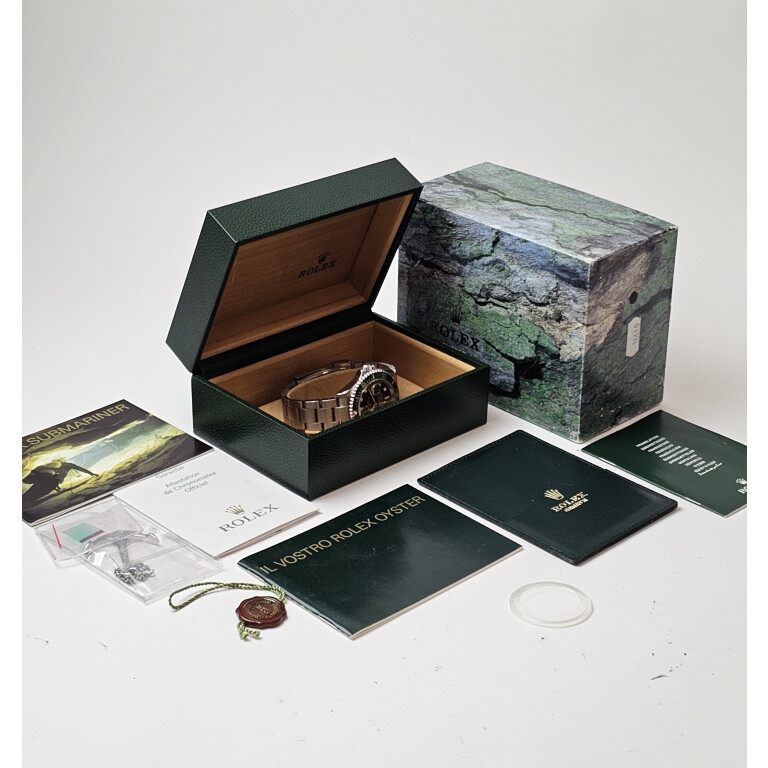 Rolex Submariner Date 40mm - 16610LV - #2 Rolex Submariner Date 40mm - 16610LV - #2