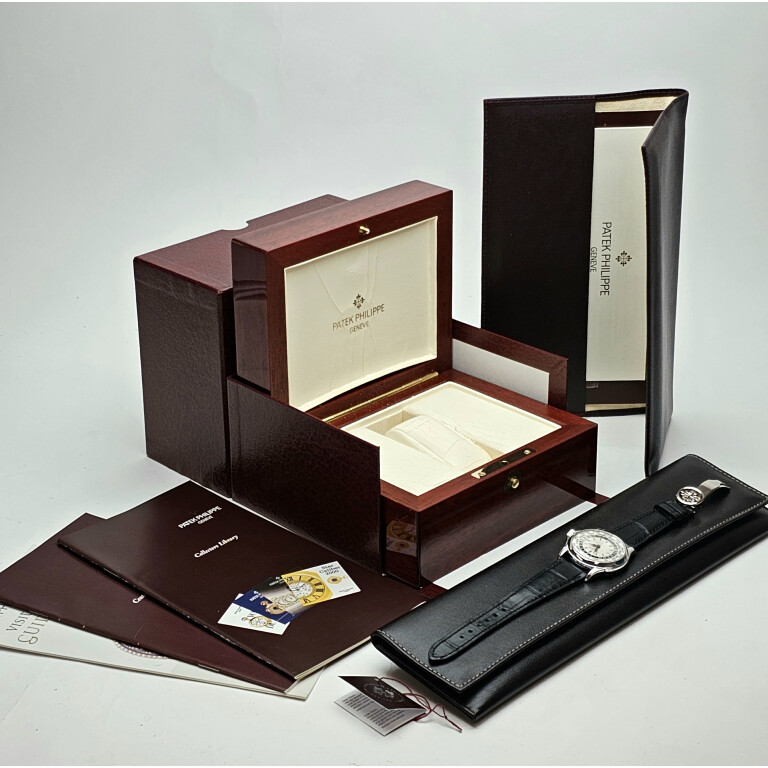 Patek Philippe Complications World Time 37mm - 5110G-001 - #2 Patek Philippe Complications World Time 37mm - 5110G-001 - #2