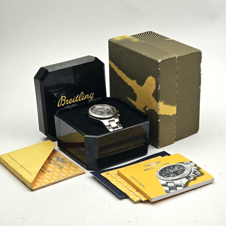 Breitling Avenger Chronograph 43mm - A39362 - #2 Breitling Avenger Chronograph 43mm - A39362 - #2