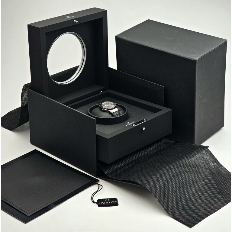 Hublot Classic Fusion Titanium 33mm - 581.NX.7071.LR - #2 Hublot Classic Fusion Titanium 33mm - 581.NX.7071.LR - #2