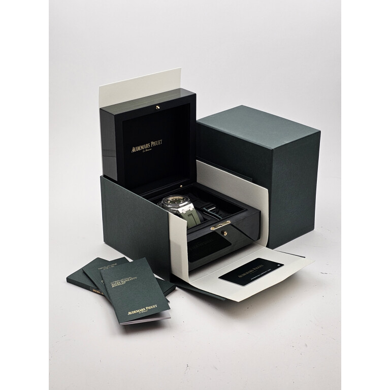 Audemars Piguet Royal Oak 42mm - 15720ST.OO.A052CA.01OC - #2 Audemars Piguet Royal Oak 42mm - 15720ST.OO.A052CA.01OC - #2