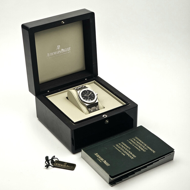 Audemars Piguet Royal Oak 39mm - 15300ST.OO.1220ST.03 - #2 Audemars Piguet Royal Oak 39mm - 15300ST.OO.1220ST.03 - #2