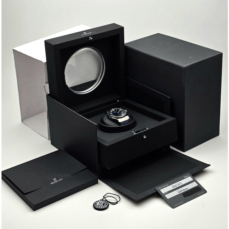 Hublot Classic Fusion Titanium Blue 42mm - 542.NX.7170.LR - #2 Hublot Classic Fusion Titanium Blue 42mm - 542.NX.7170.LR - #2