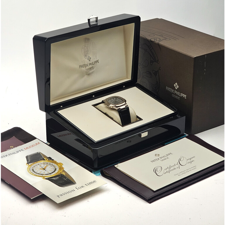 Patek Philippe Nautilus 40mm - 5711G-001 - #2 Patek Philippe Nautilus 40mm - 5711G-001 - #2
