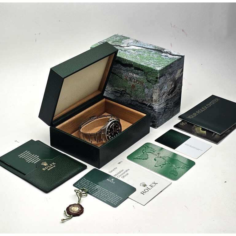 Rolex Submariner Date 40mm - 16610LV - #2 Rolex Submariner Date 40mm - 16610LV - #2