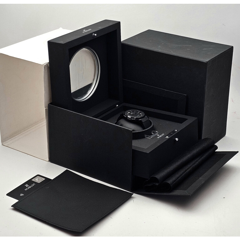 Hublot Classic Fusion Black Magic Ceramic 42mm - 542.CM.1171.RX - #2 Hublot Classic Fusion Black Magic Ceramic 42mm - 542.CM.1171.RX - #2