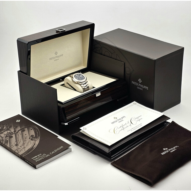 Patek Philippe Nautilus Perpetual Calendar 40mm - 5740/1G-001 - #2 Patek Philippe Nautilus Perpetual Calendar 40mm - 5740/1G-001 - #2