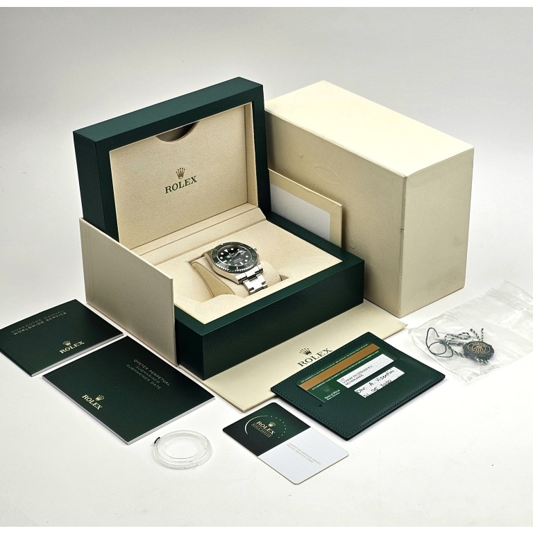 Rolex Submariner Date 40mm - 116610LV - #2 Rolex Submariner Date 40mm - 116610LV - #2