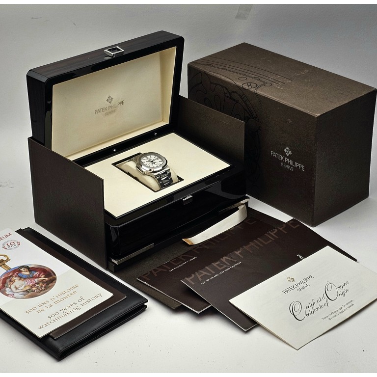 Patek Philippe Nautilus Annual Calendar Moonphase - 5726/1A-010 - #2 Patek Philippe Nautilus Annual Calendar Moonphase - 5726/1A-010 - #2